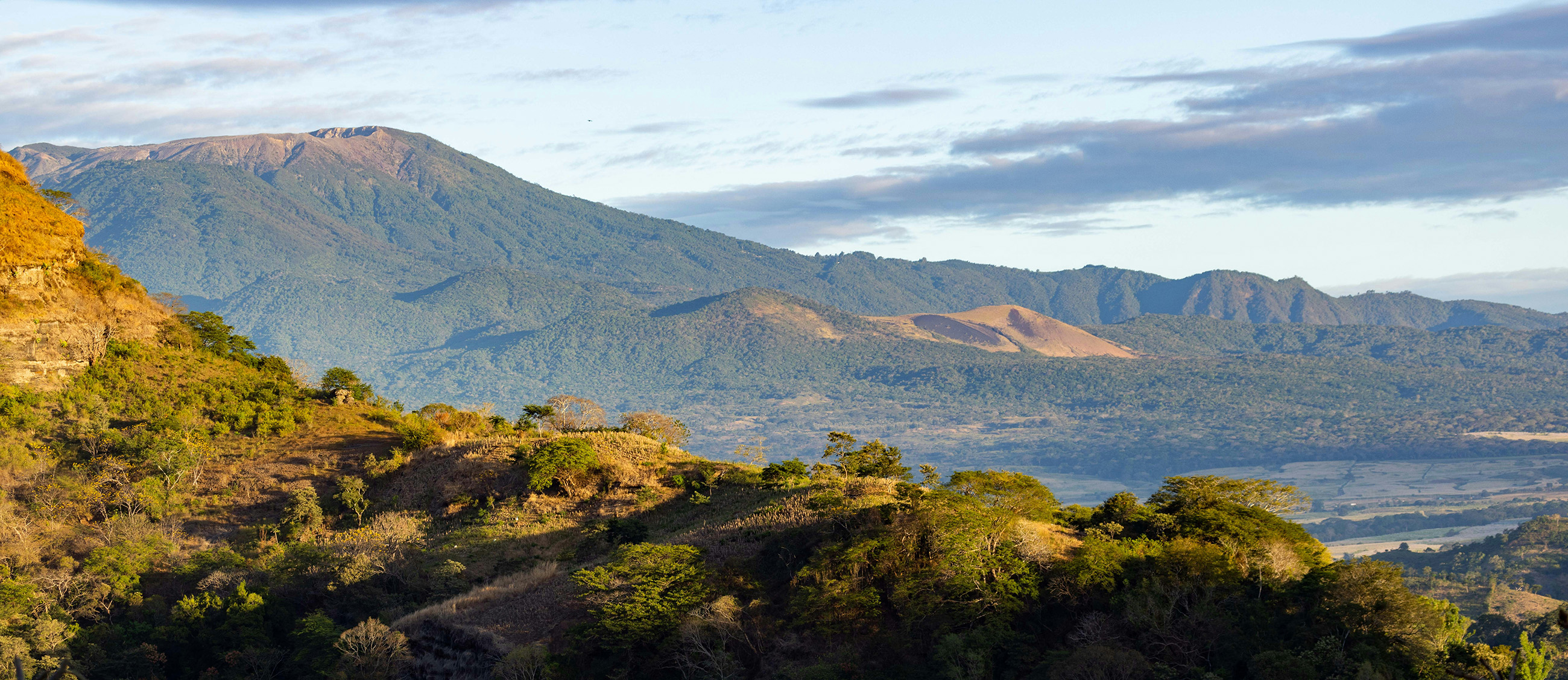 el-salvador-mountain-view Alt A panoramic view of the mountains and jungle in El Salvador.