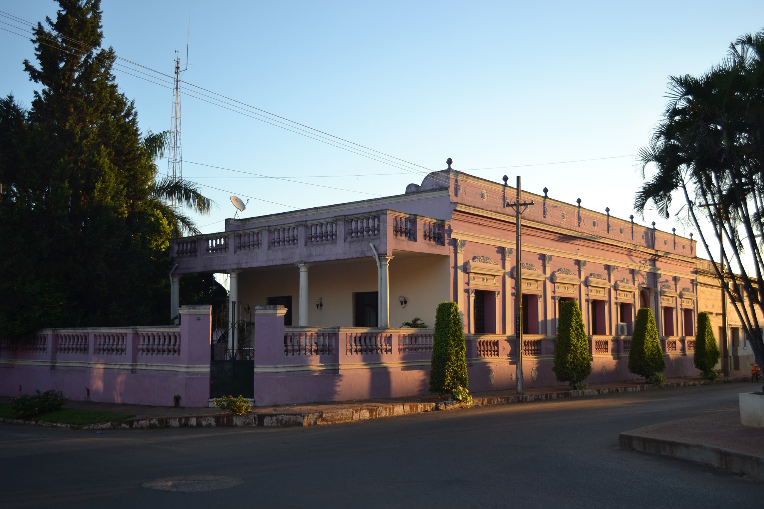Traditional colonial-style house in Villarrica where the cost of living in Paraguay is lower.