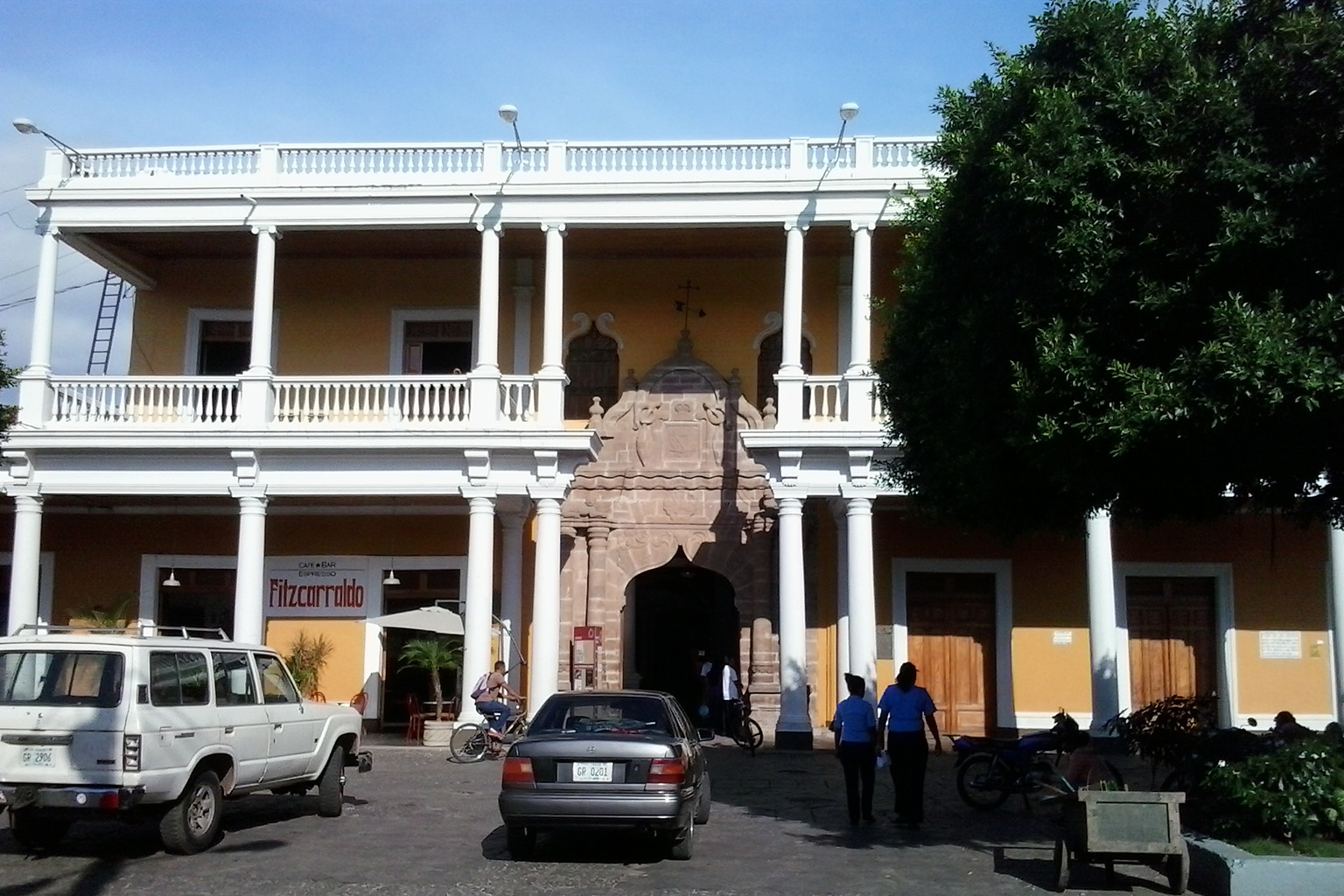 Grand colonial home in a residential Granada neighborhood