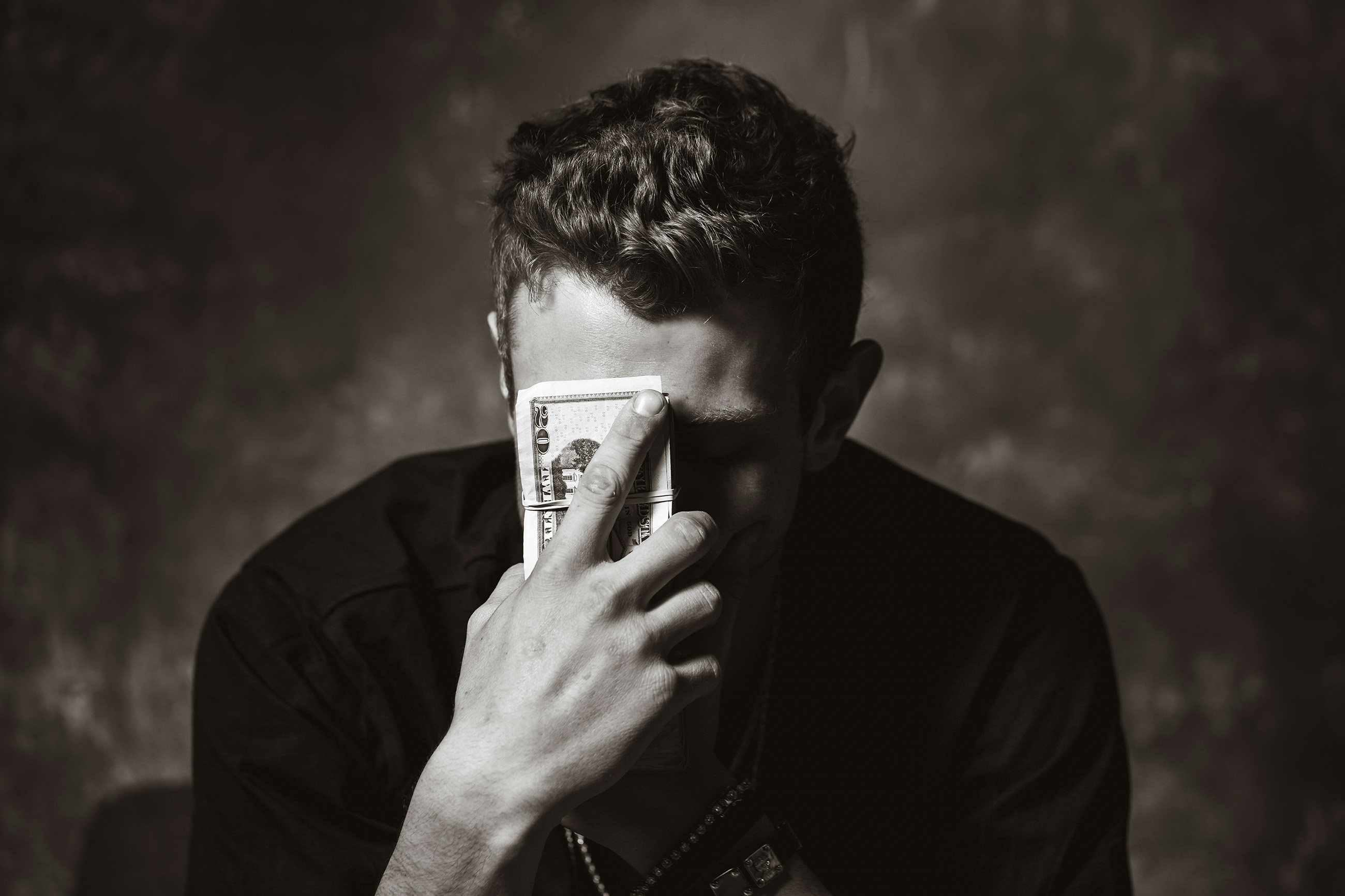 frustrated-expats-banking-in-belize-challenges Common banking challenges faced by expats in Belize