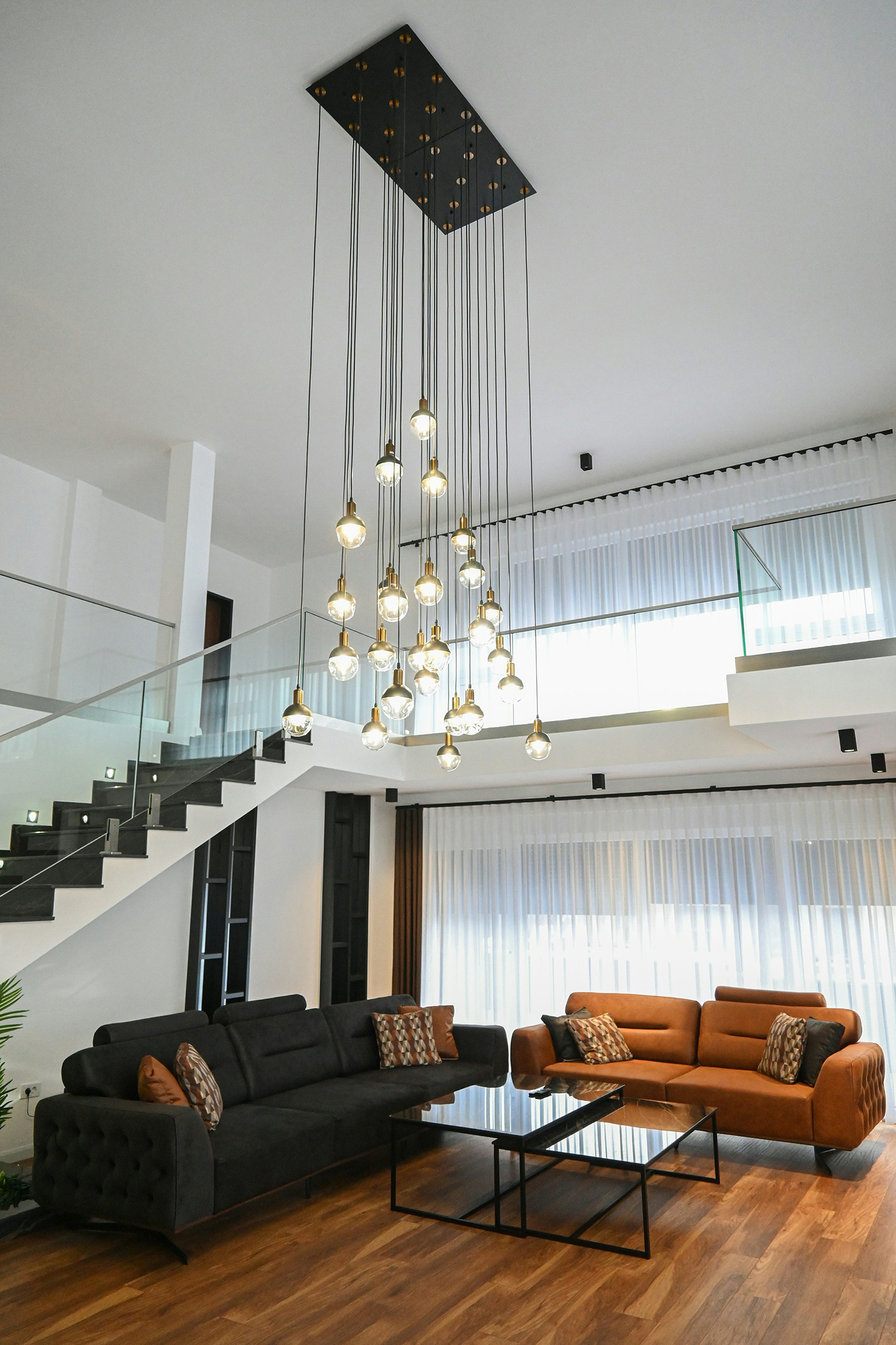 upscale-penthouse-apartment-paraguay-renting Modern penthouse apartment interior in Paraguay showing why renting makes sense for expats